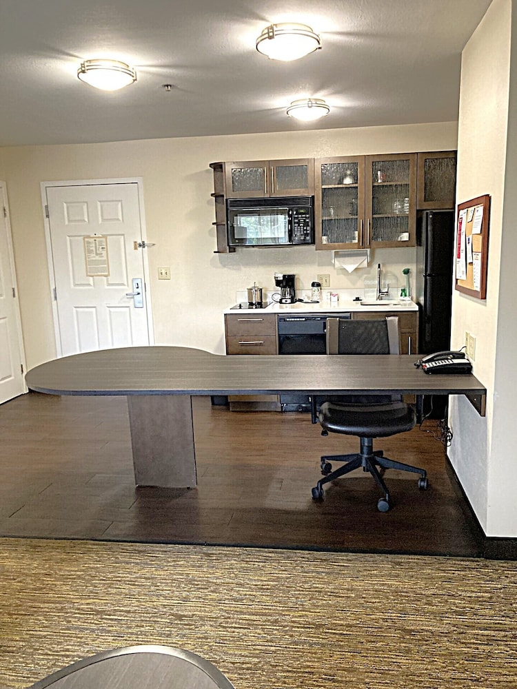 Suite, 1 Bedroom - Photo 3