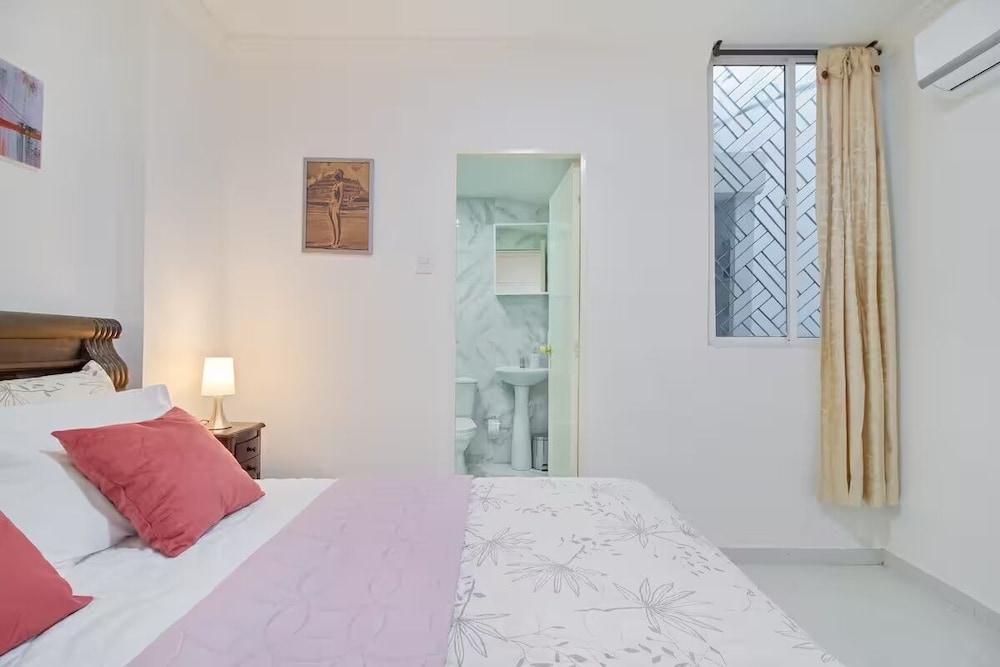 Classic Apartment, 2 Bedrooms, Kitchenette photo 2