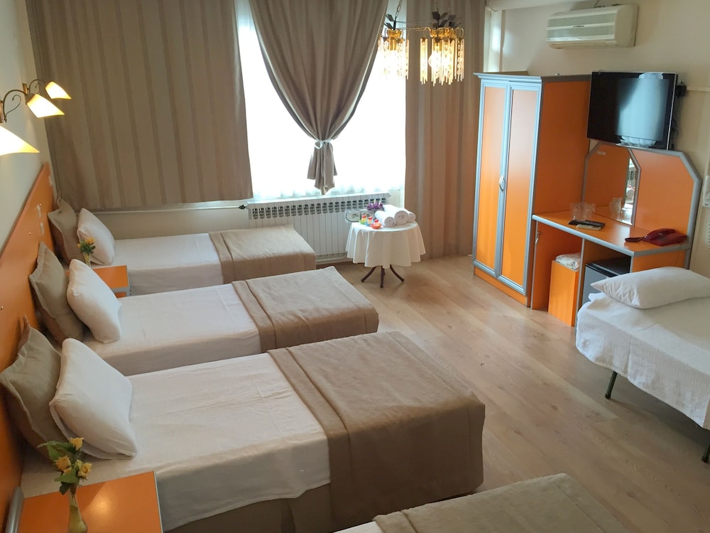 Standard Family Room (5 Person )