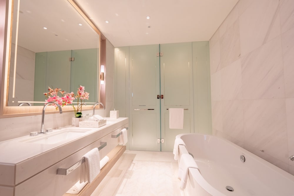3 BED | Skyline Suite w/Pool photo 3