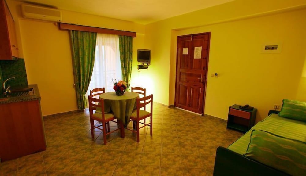 Family Apartment photo 2
