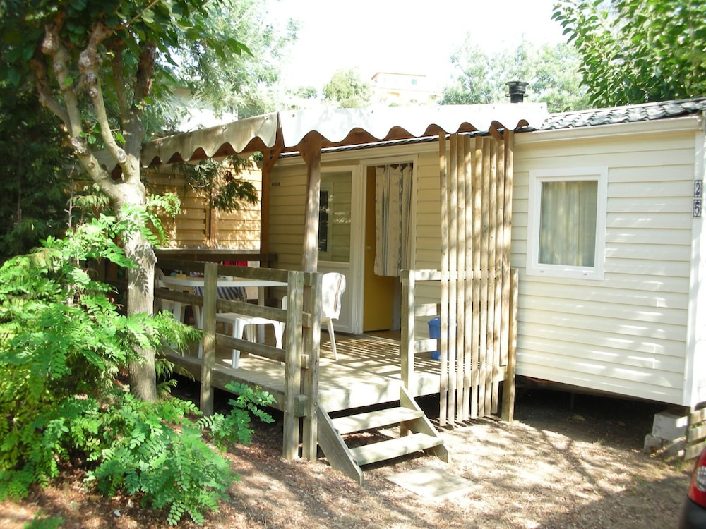 Mobile Home (Faviere)
