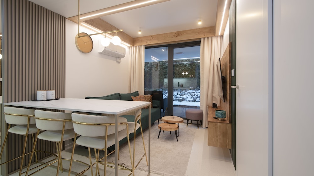 Apartment (A1a) photo 1