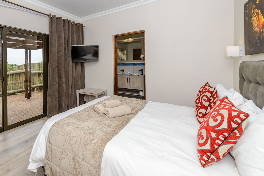 Double Room with Patio photo 2
