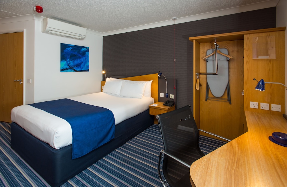 Standard Room, 1 Double Bed, Accessible (with Free Hot Breakfast) photo 2