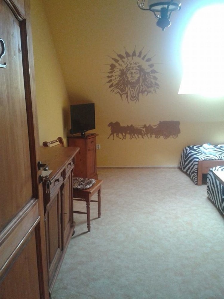Twin Room, Ensuite photo 2