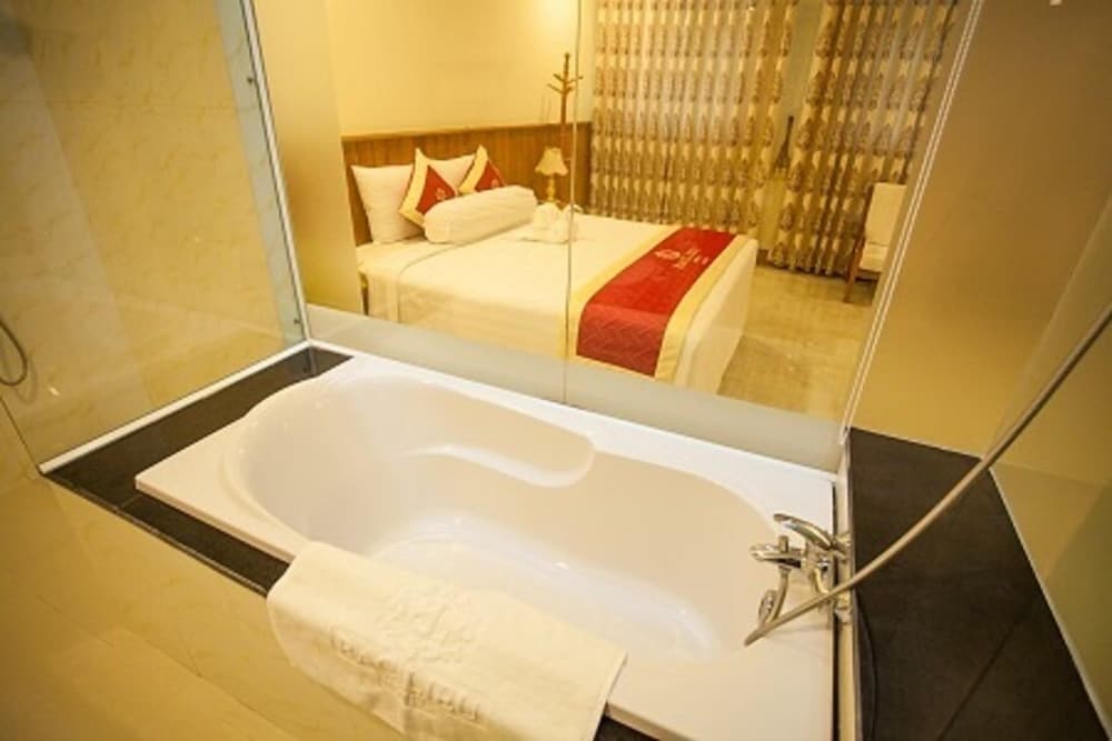 Premium Suite - Photo 8