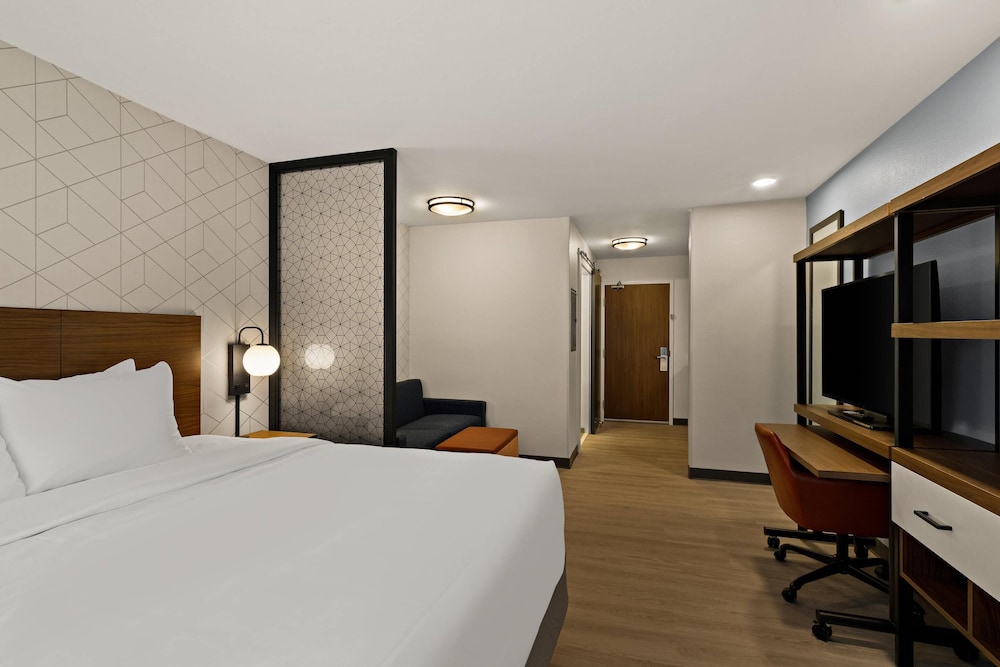Standard Room, 1 King Bed, Non Smoking