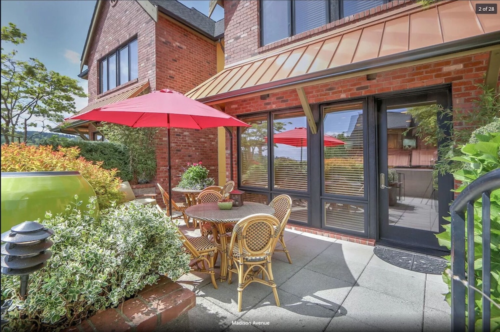 Luxury Townhome photo 1