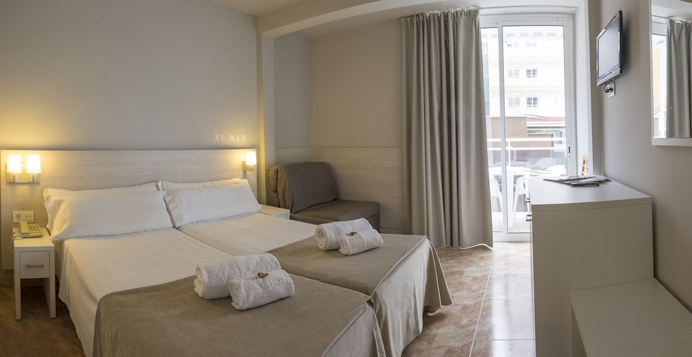 Twin Room, Balcony - Photo 1