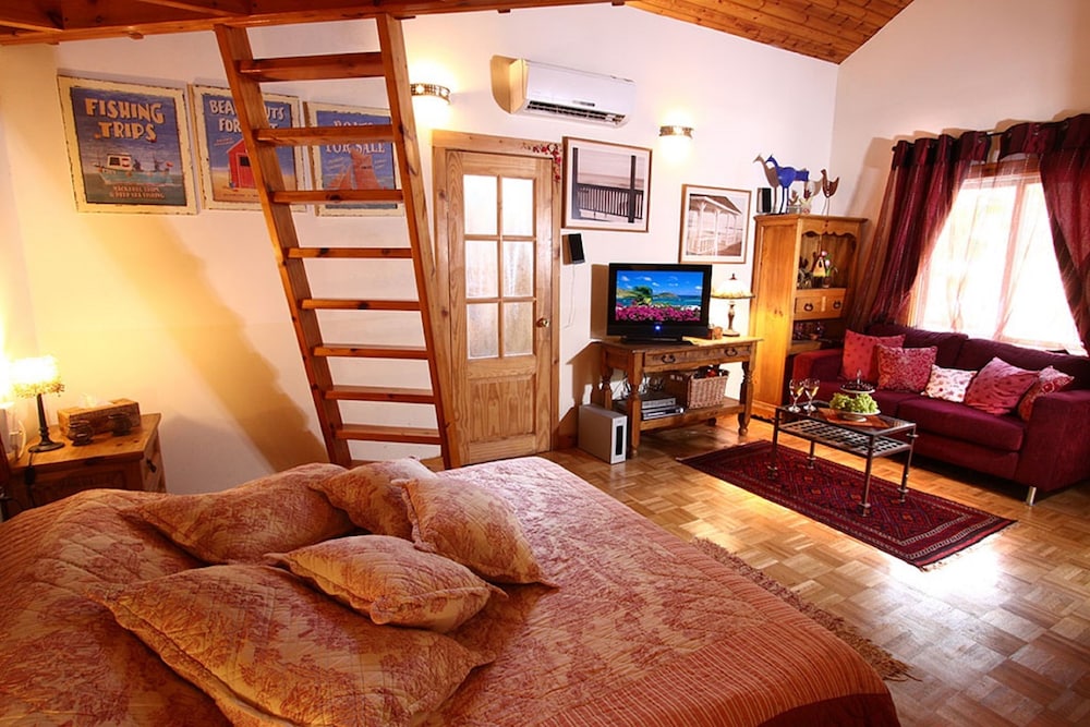 Gallery Cabin, 1 Bedroom photo 3