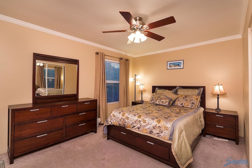 Condo, 2 Bedrooms