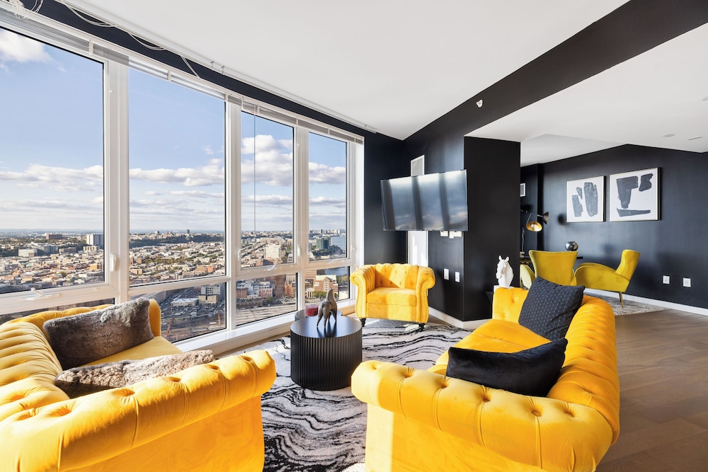 Presidential Penthouse, Balcony, City View