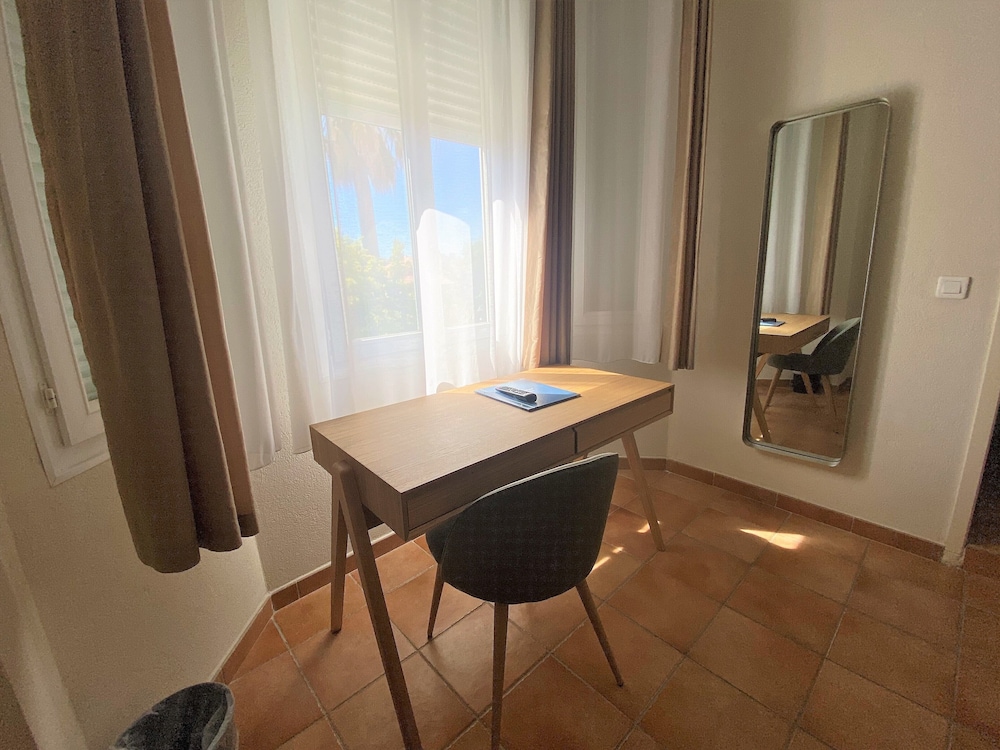 Economy Double Room photo 2