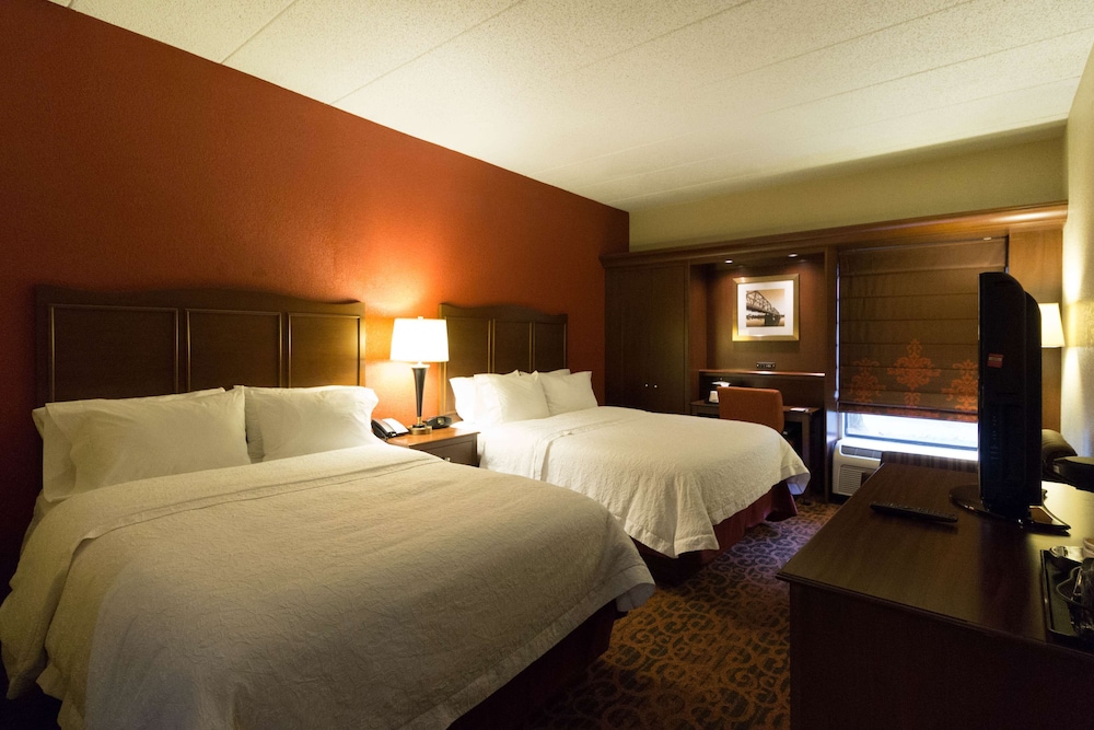 Room, 1 King Bed, Accessible, Bathtub - Photo 6