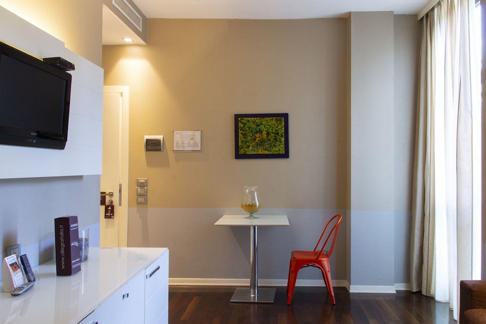 Junior Suite, Hot Tub - Photo 3