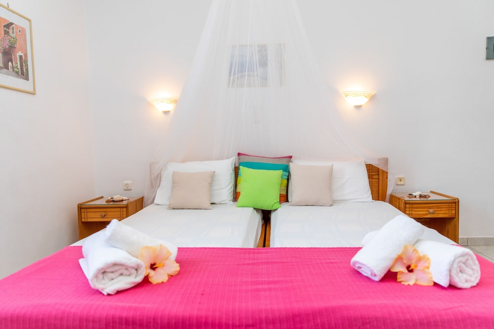 Classic Apartment, 2 Bedrooms, Balcony