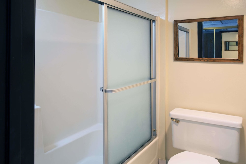 Studio Suite, 2 Queen Beds, Non Smoking photo 3