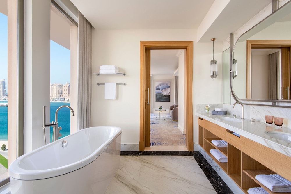 Empire Suite - Photo 8
