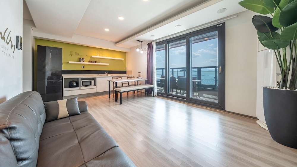 Basic Room, 1 Bedroom (201) - Photo 1