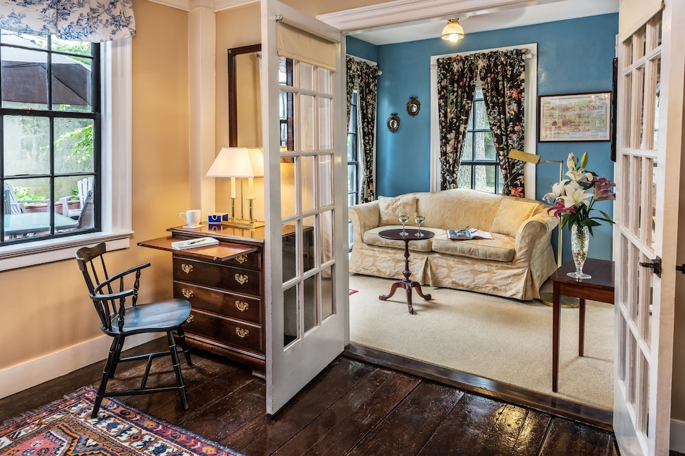 Harrison Suite, 1 King Bed, Private Deck photo 3