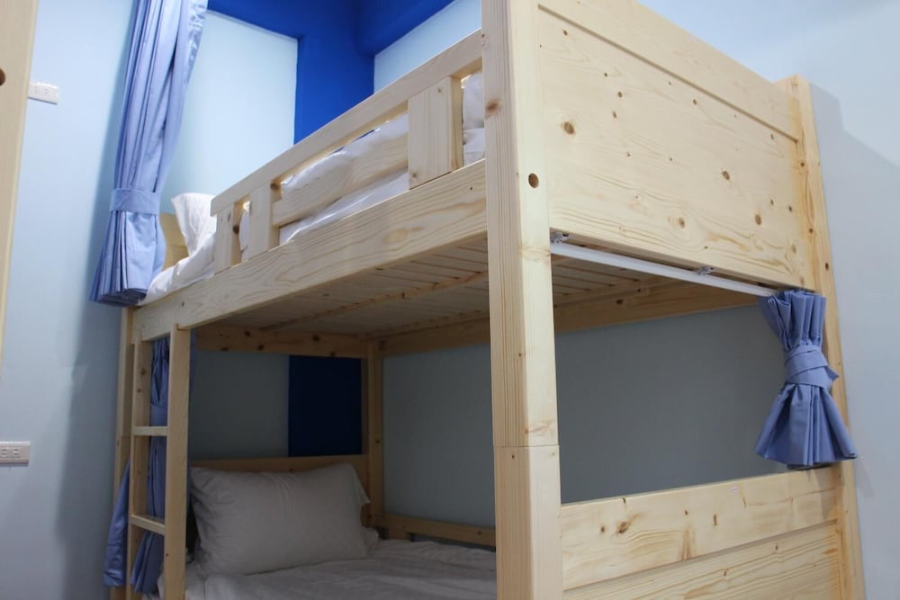 Standard Shared Dormitory, Mixed Dorm, Shared Bathroom (No Amenities, No Windows) photo 2