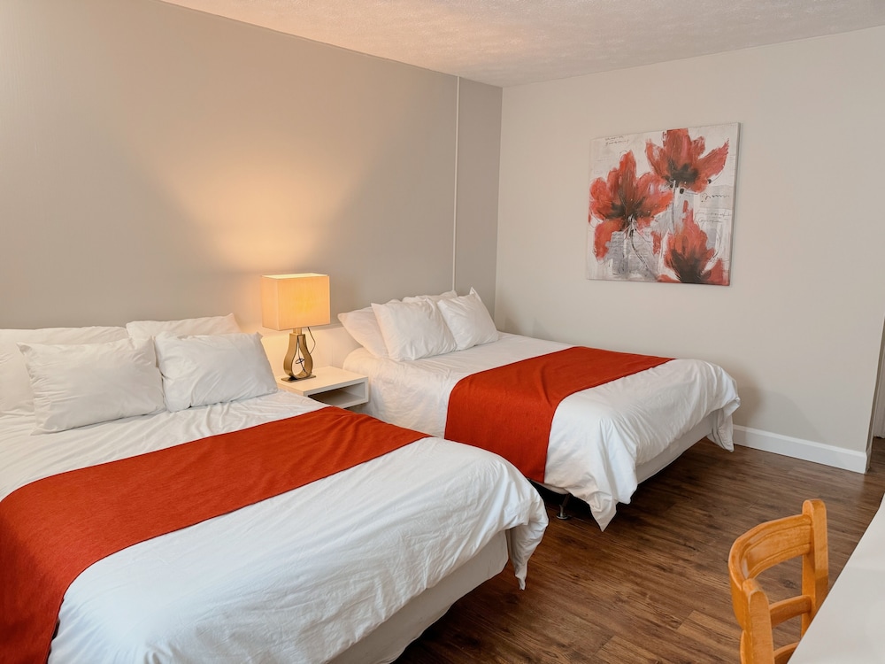 Standard Room, 2 Double Beds Front Section photo 2