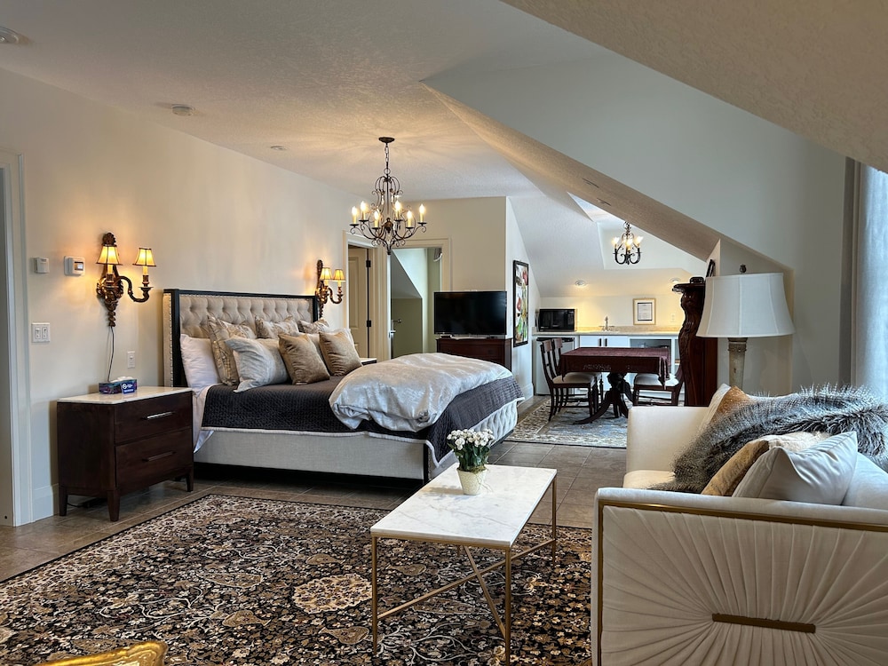 Penthouse Suite, with Jacuzzi