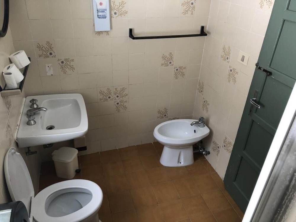 Double Room, Private Bathroom (External) photo 2