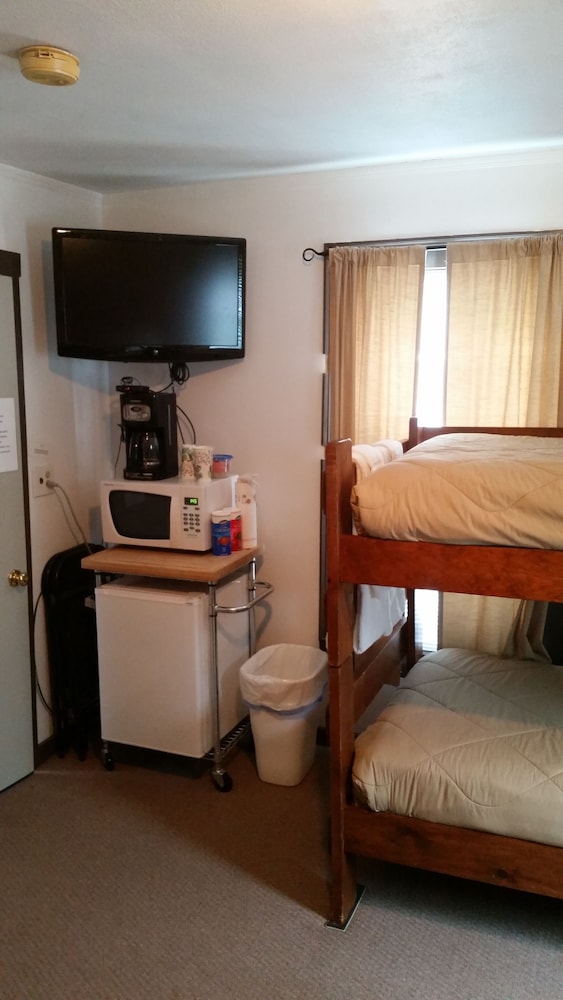 Room, 3 Bunk Beds photo 1