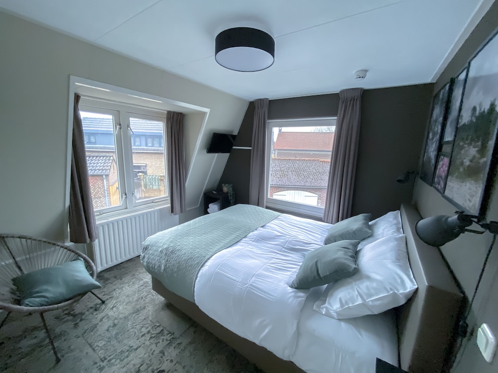 Economy Double Room photo 1