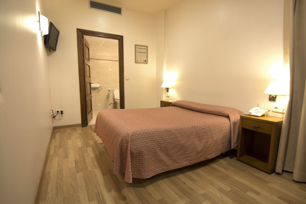 Economy Double Room, Ground Floor (Next to reception and lift)