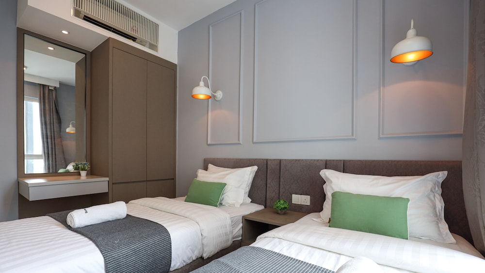 Luxury Suite, 3 Bedrooms, Balcony photo 3