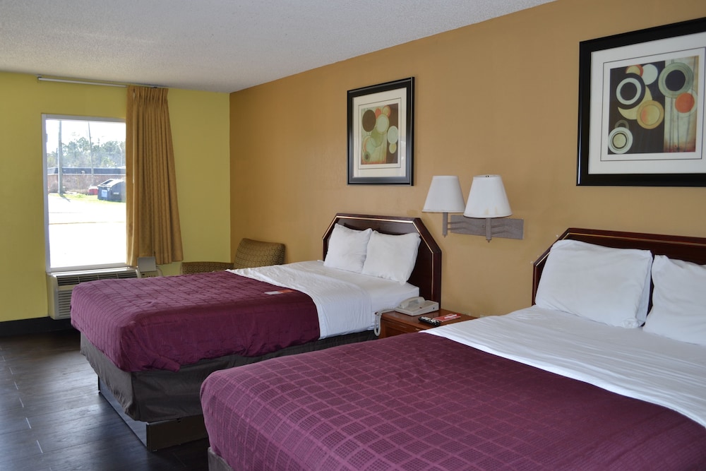 Standard Double Room, 2 Double Beds, Smoking photo 3