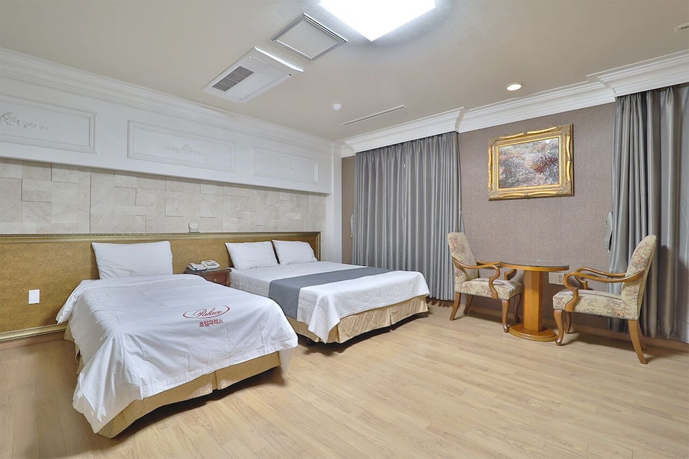 Deluxe Twin Room photo 1