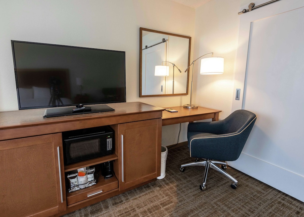 Room, 1 King Bed With Sofa Bed, Non Smoking, Golf View photo 3