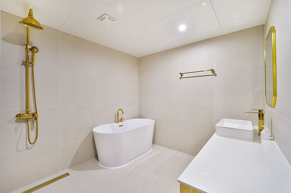 Deluxe Twin Room - Photo 5