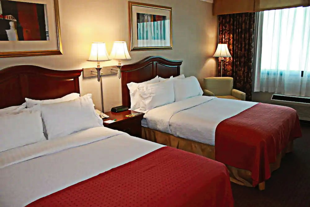 Room, 2 Queen Beds, Non Smoking - Photo 4