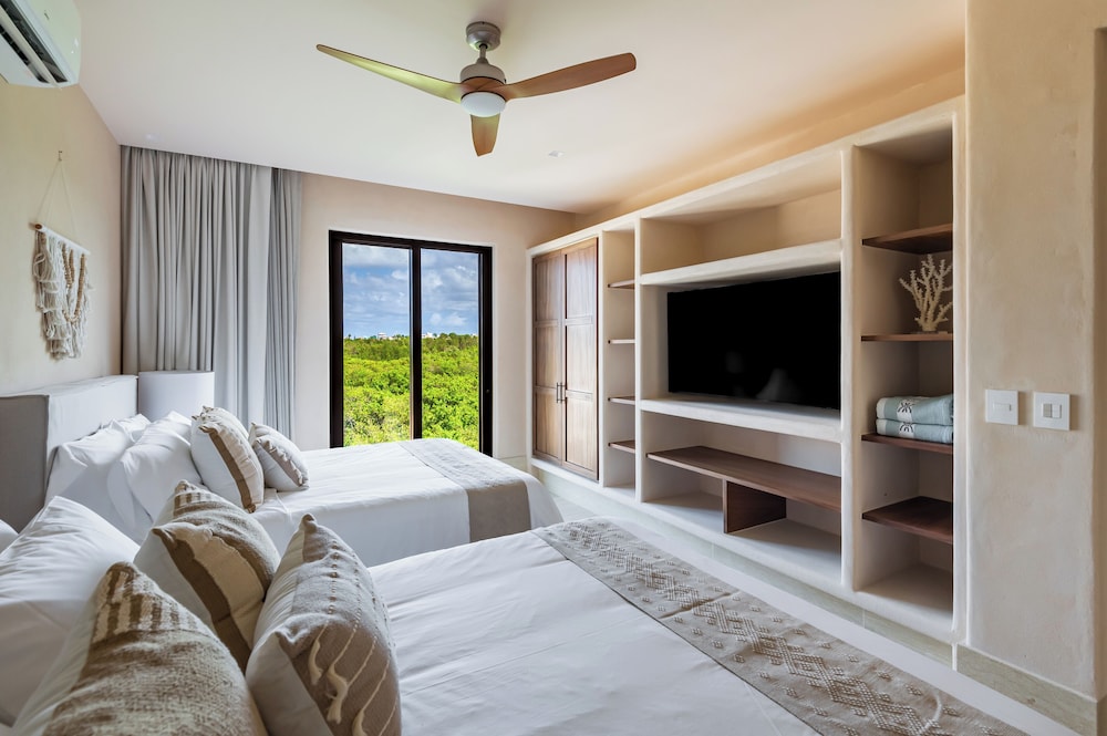 Deluxe Apartment, 4 Bedrooms, Terrace, Beach View