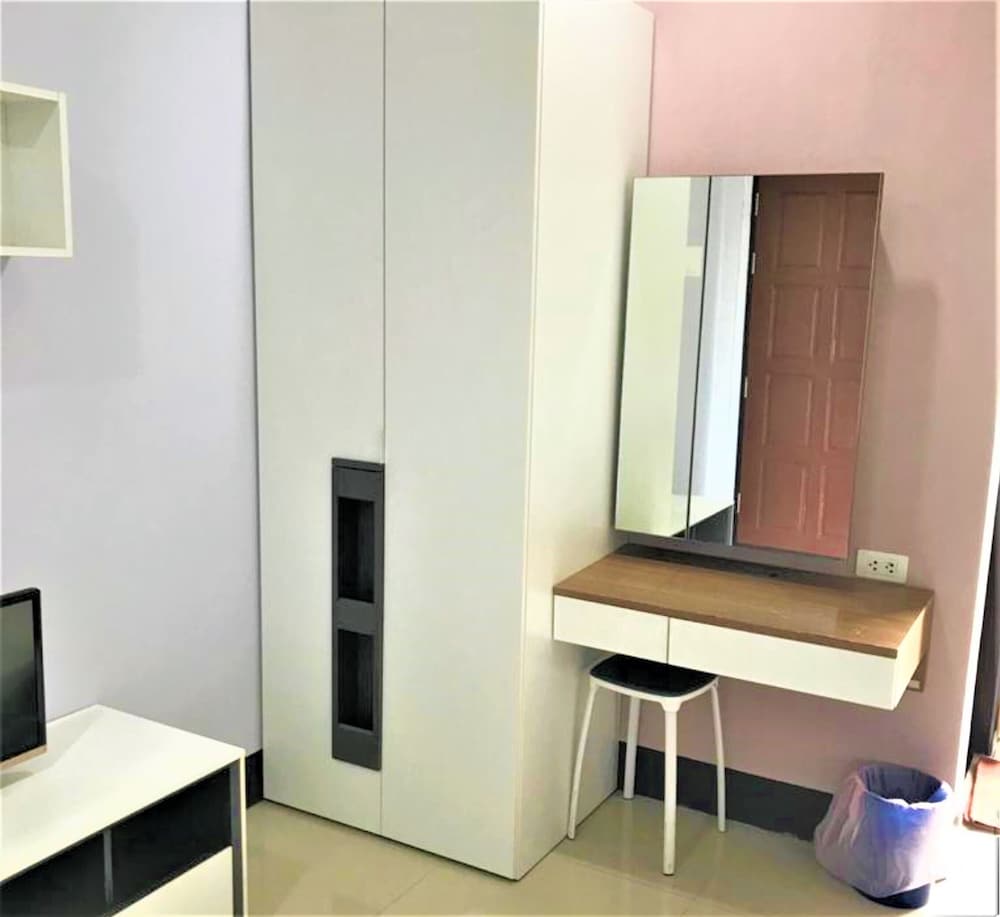 Deluxe Double Room - Photo 8