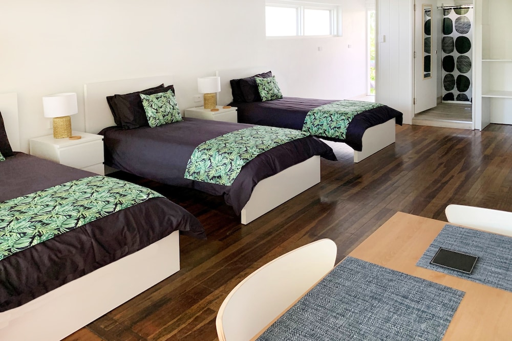 Ensuite triple room photo 2
