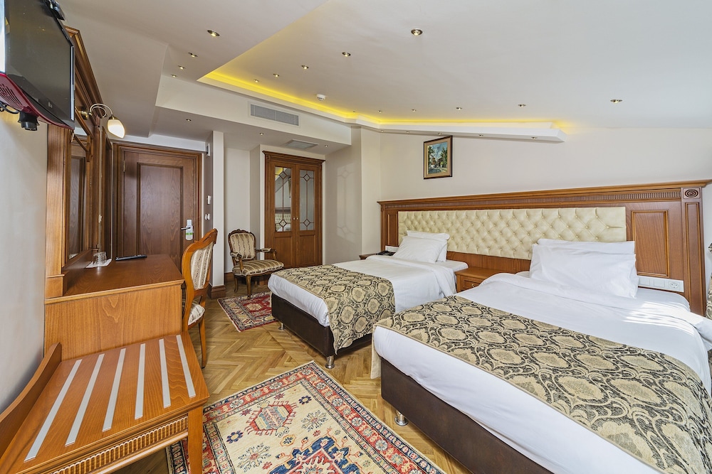 Economy Twin Room photo 2