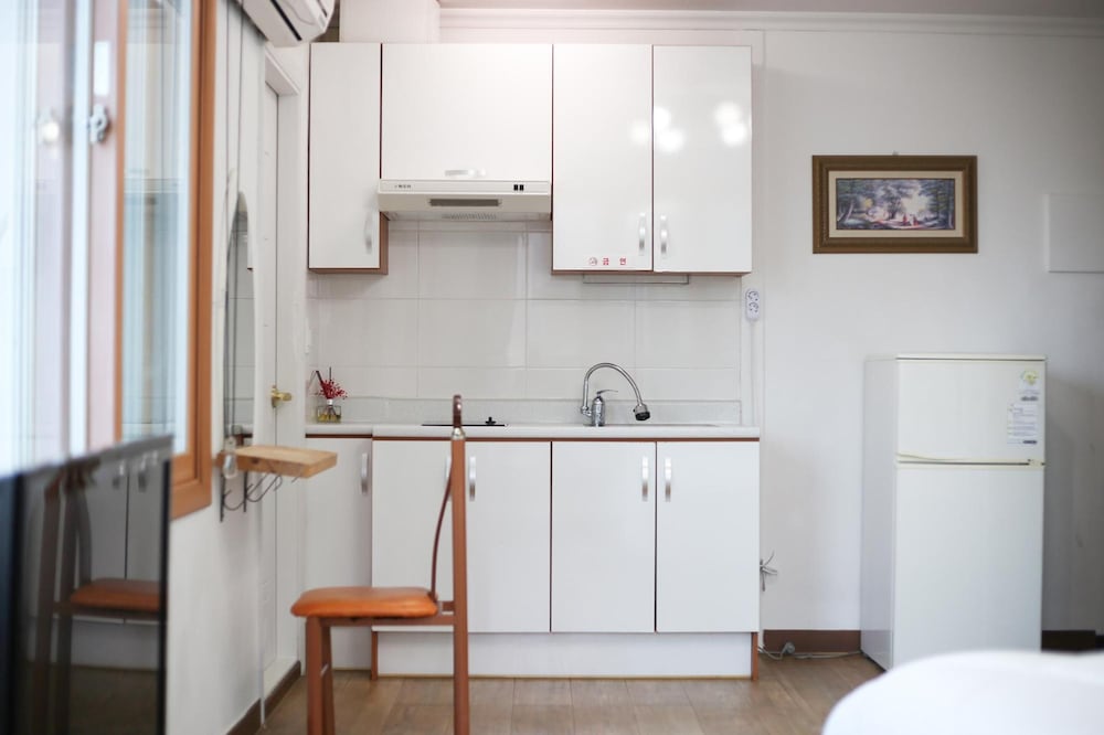 Basic Room, 1 Bedroom (Frisia 301(Ocean View)) - Photo 4