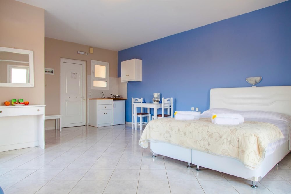 Family Studio, Balcony, Pool View
