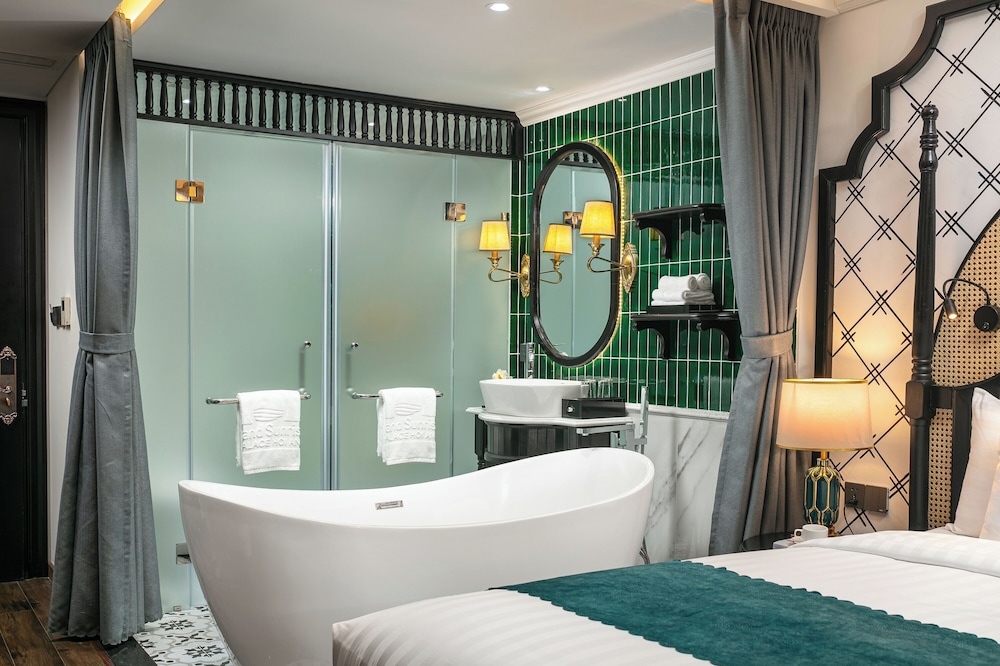 Deluxe Double or Twin Room, Balcony - Photo 9