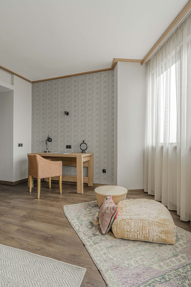 Deluxe Triple Room - Photo 8