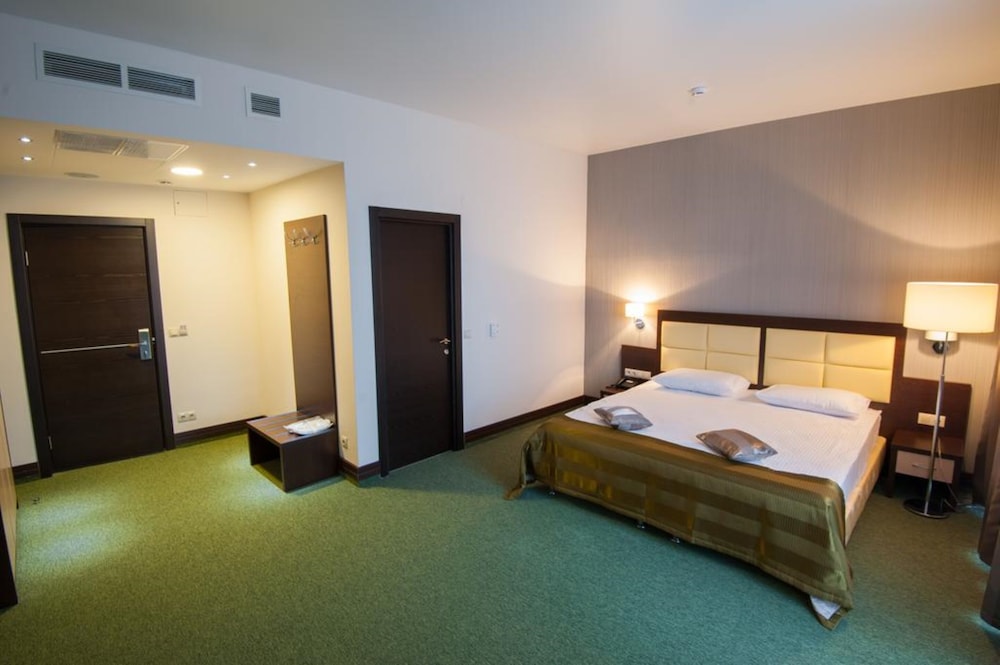 Superior Double Room, Accessible photo 3