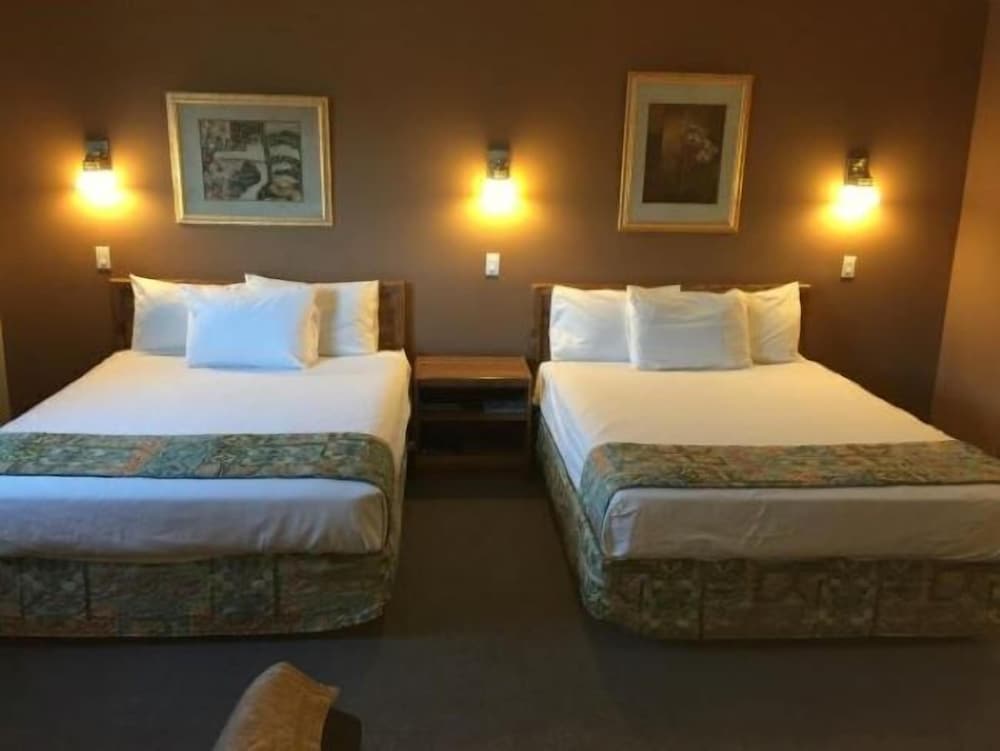 Room, 2 Queen Beds, Non Smoking photo 3