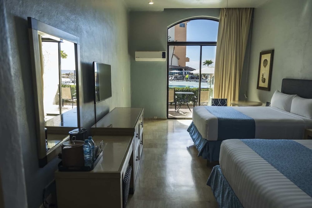 Deluxe Double Room, Patio, Pool View - Photo 3