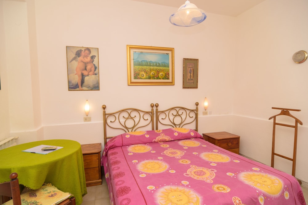 Double Room - Photo 6